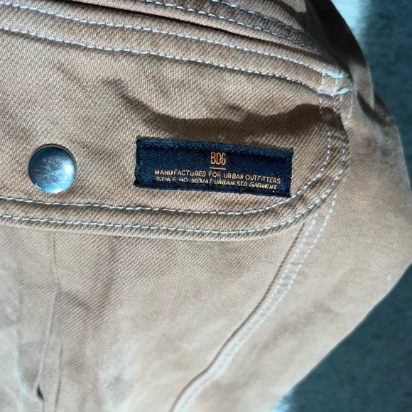 Bdg relaxed skate jean, Brown cargo pant with white stitching.Size 24 us women. - Picture 3 of 7